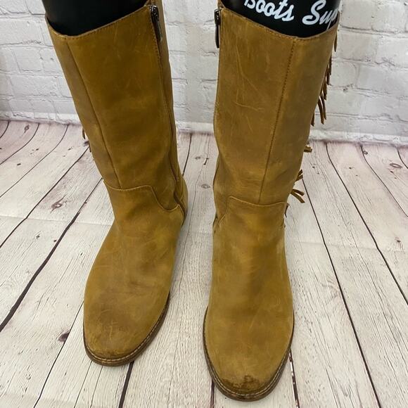 Bass Distressed Boots - Picture 2 of 14